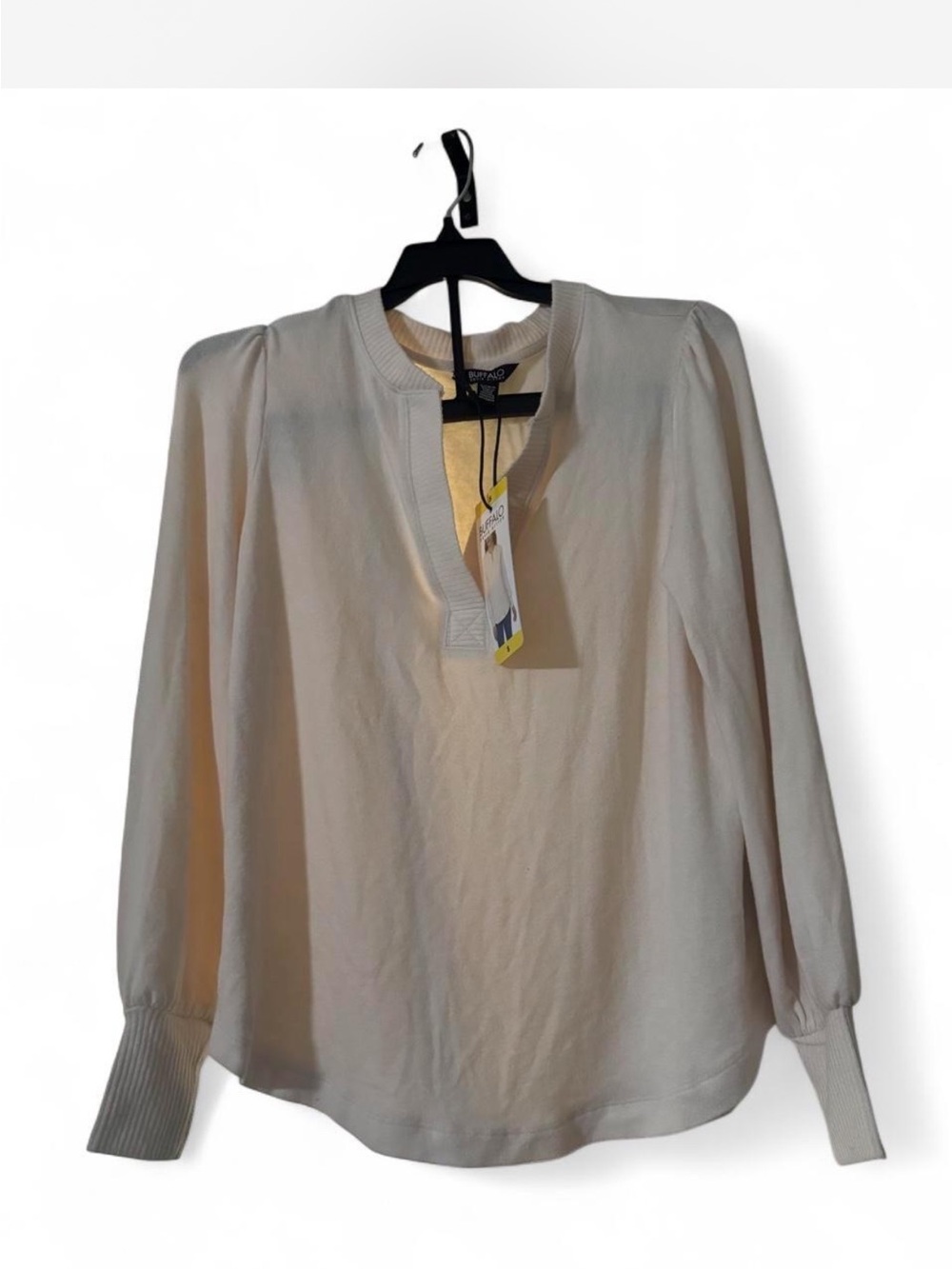 Mondetta Cream Split-Neck Long Sleeve Blouse